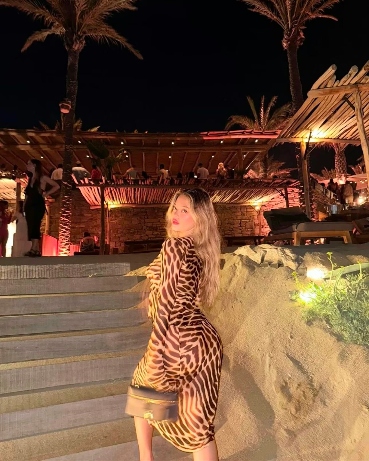 Meral - Profil