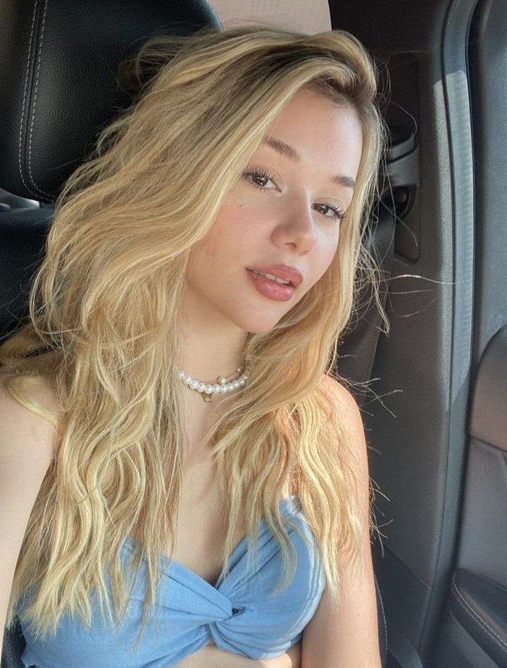 Almira - Profil